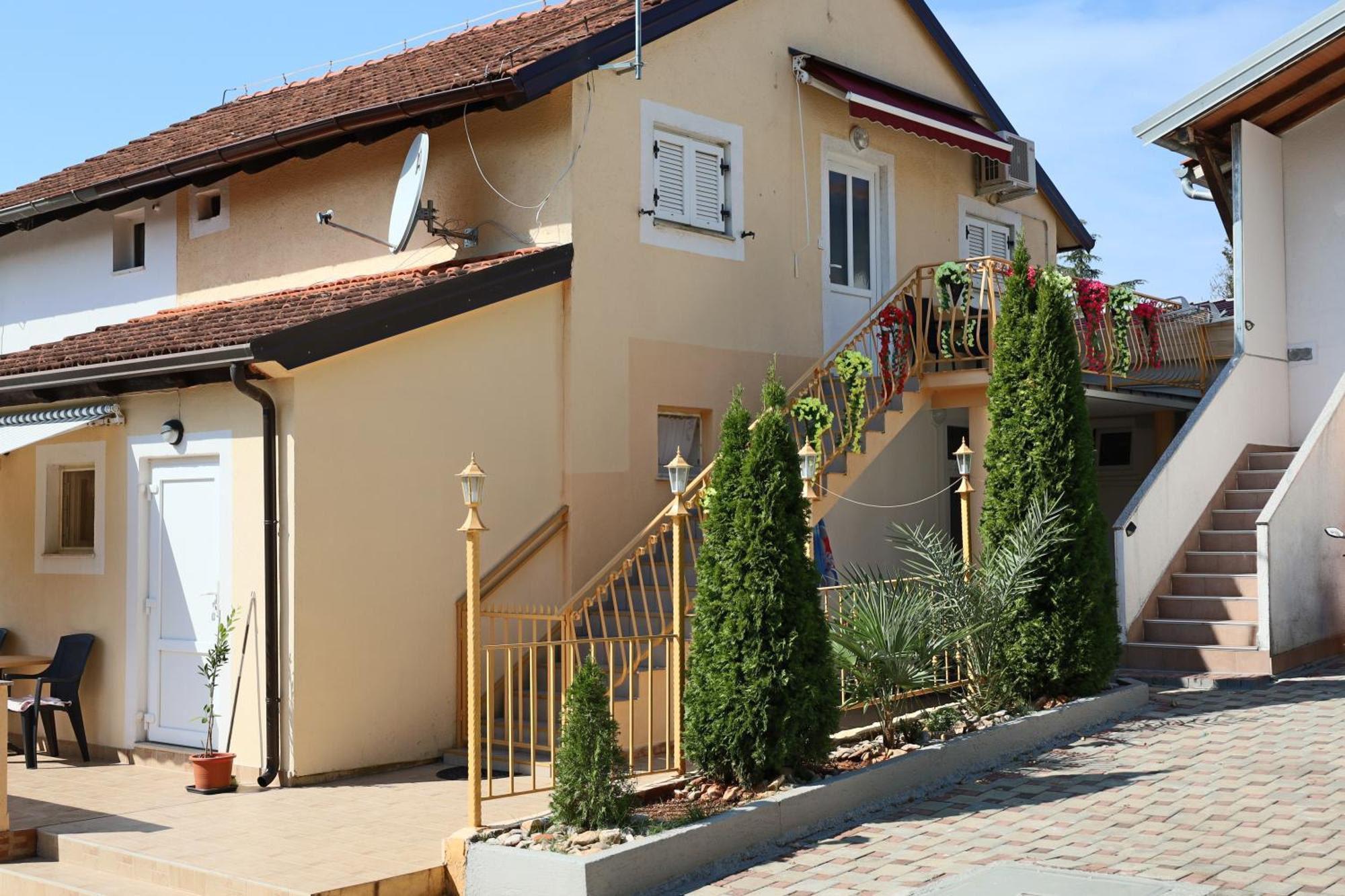 Amore House With Apartment Umag Exterior foto