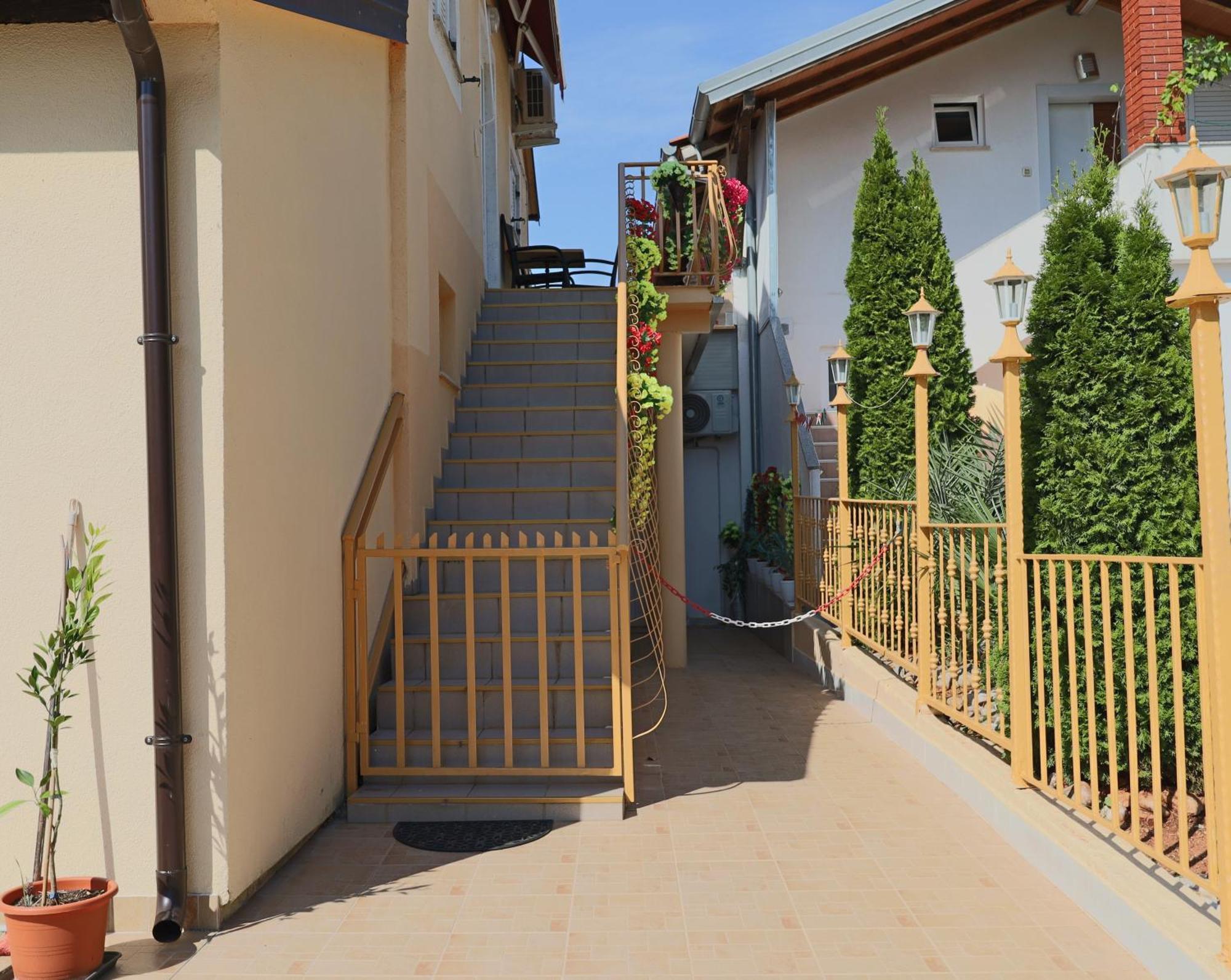 Amore House With Apartment Umag Exterior foto